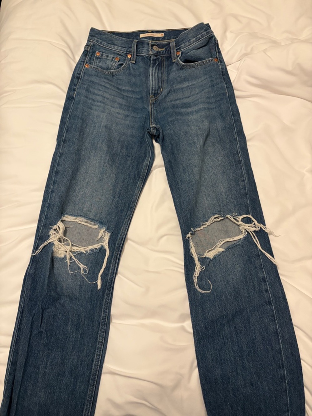 Levi’s low pro straight Classic Distressed Blue Jeans with Knee Rips